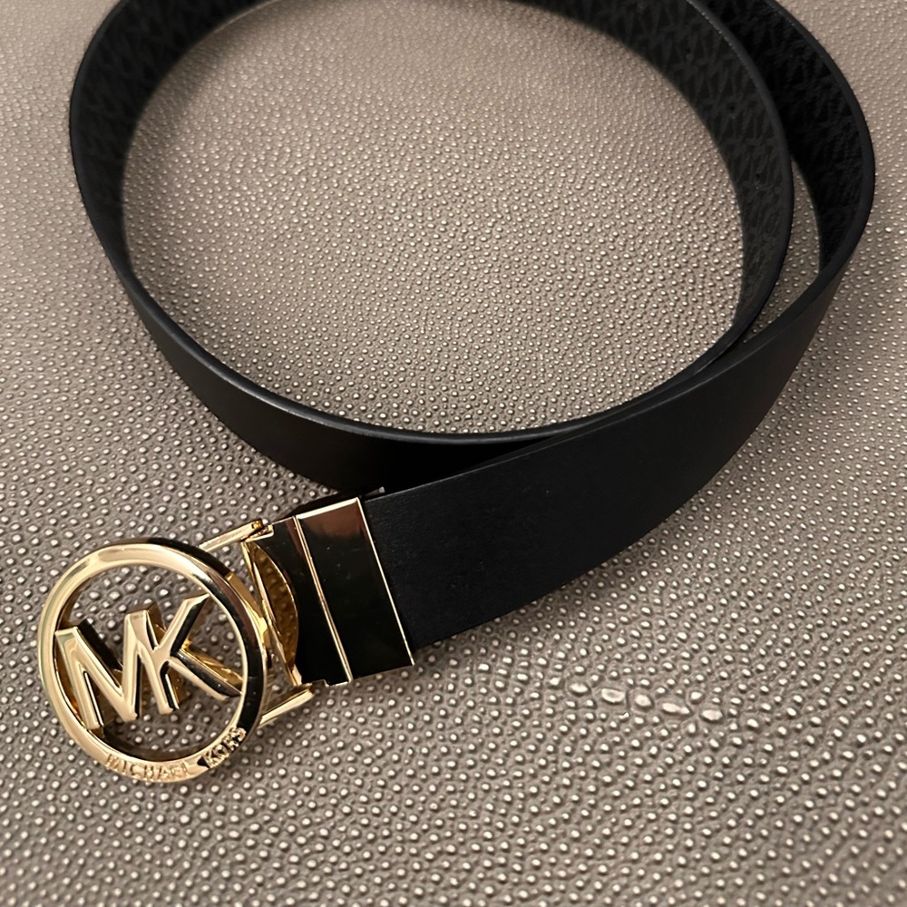 Michael Kors reversible belt